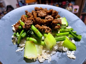Chinese-Style Beef Bowl with Garlic-Ginger Rice and Green Veggies
